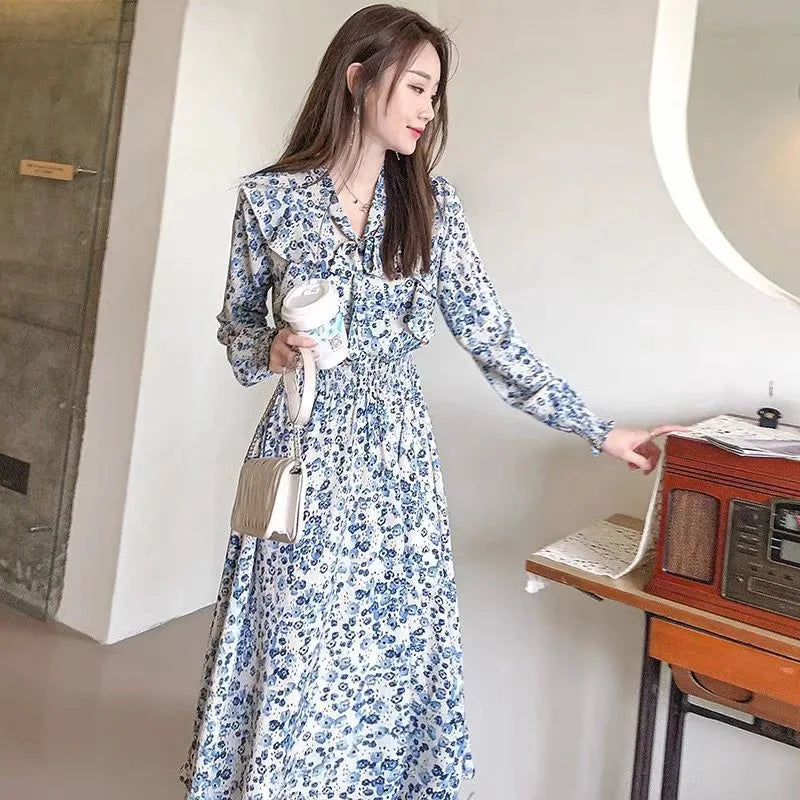 Light-colored Floral Korean Silk Long Dress 2026 Autumn New Women's Fashionable Style with Super Fairy Slim French Long Skirt